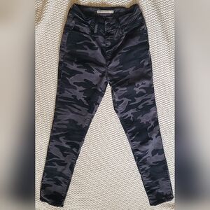 Levi's Urban Camouflage Skinny Jeans Black and Gray